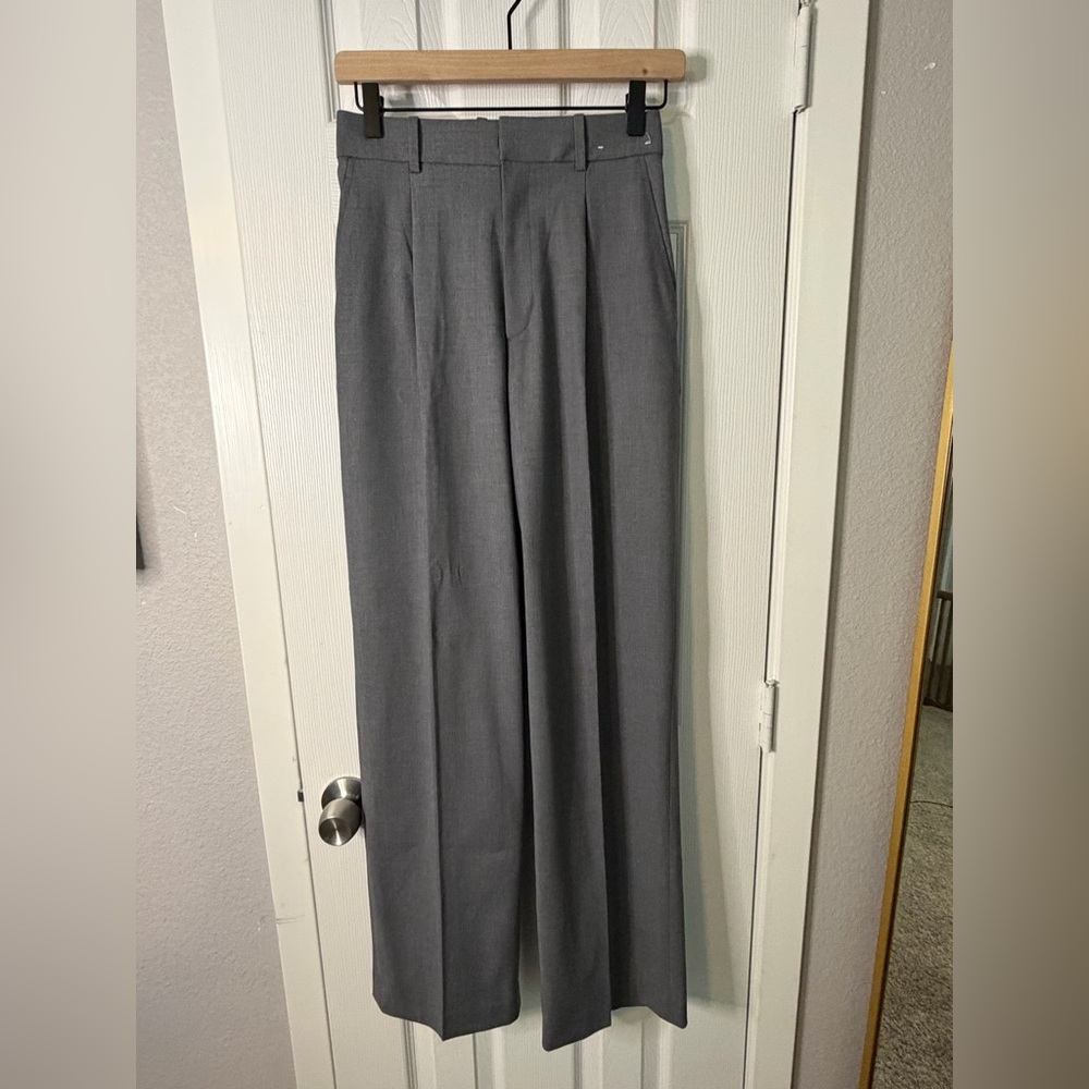 Uniqlo Women’s Pleated Wide Pants Gray XS Tall